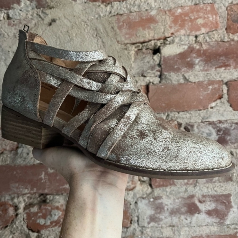 Seychelles Tan Metallic Destressed Strappy Leather Zip Ankle Boots